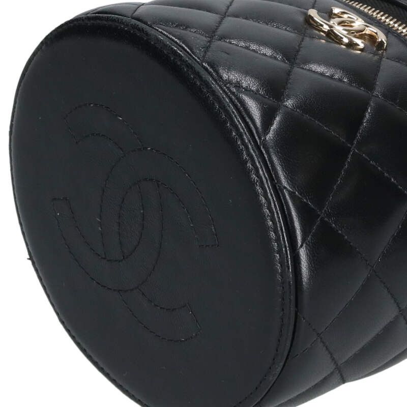 Chanel Ap2729 Quilted Leather Vanity — view 4
