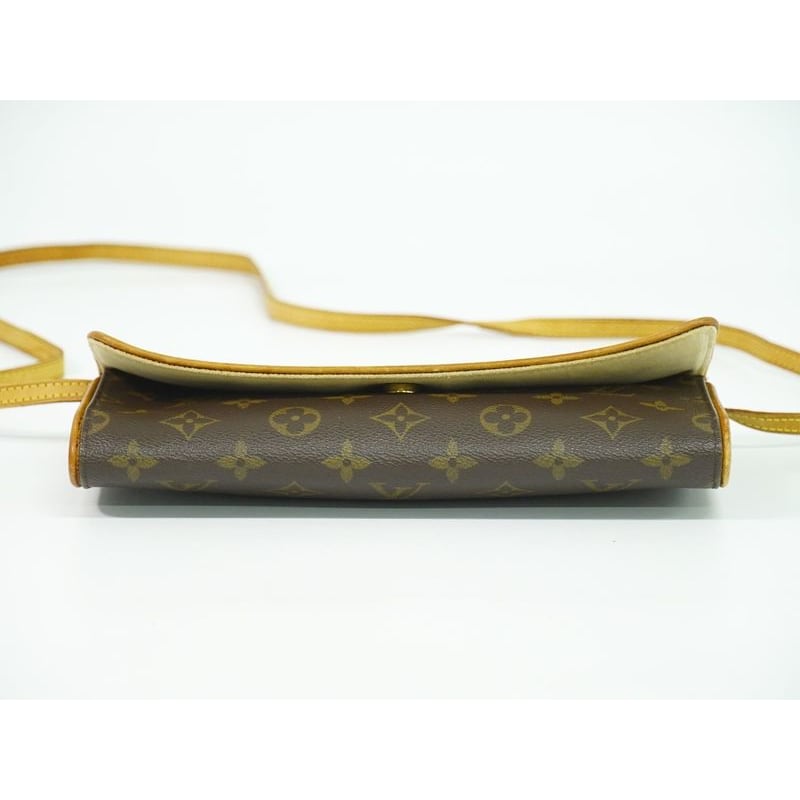 Louis Vuitton Pochette Twin GM Monogram 2-Way Shoulder Bag Clutch — view 4