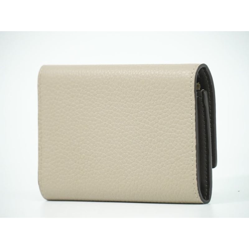 Louis Vuitton Portefeuille Capucines Taurillon Leather Fold Wallet — view 2