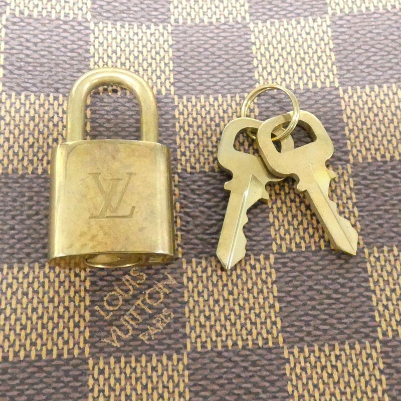 Louis Vuitton Damier Chelsea Shoulder Bag — view 5