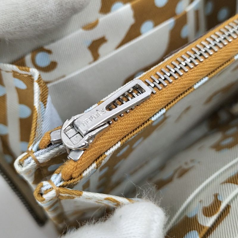 Hermes Azap Silk-in Compact Coin Case Leather Ivory — view 7