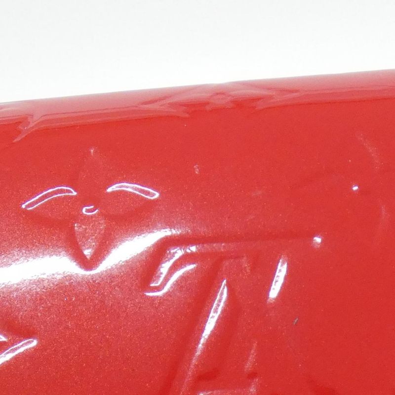 Louis Vuitton Vernis Sac Lucy Shoulder Bag