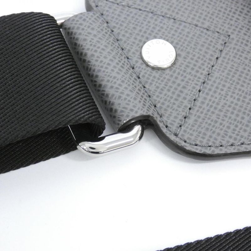 Louis Vuitton Taiga Avenue Sling Bag Shoulder — view 7