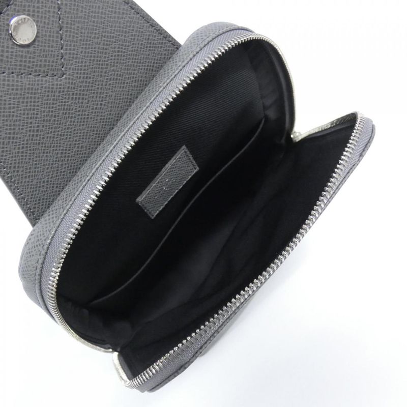 Louis Vuitton Taiga Avenue Sling Bag Shoulder — view 9