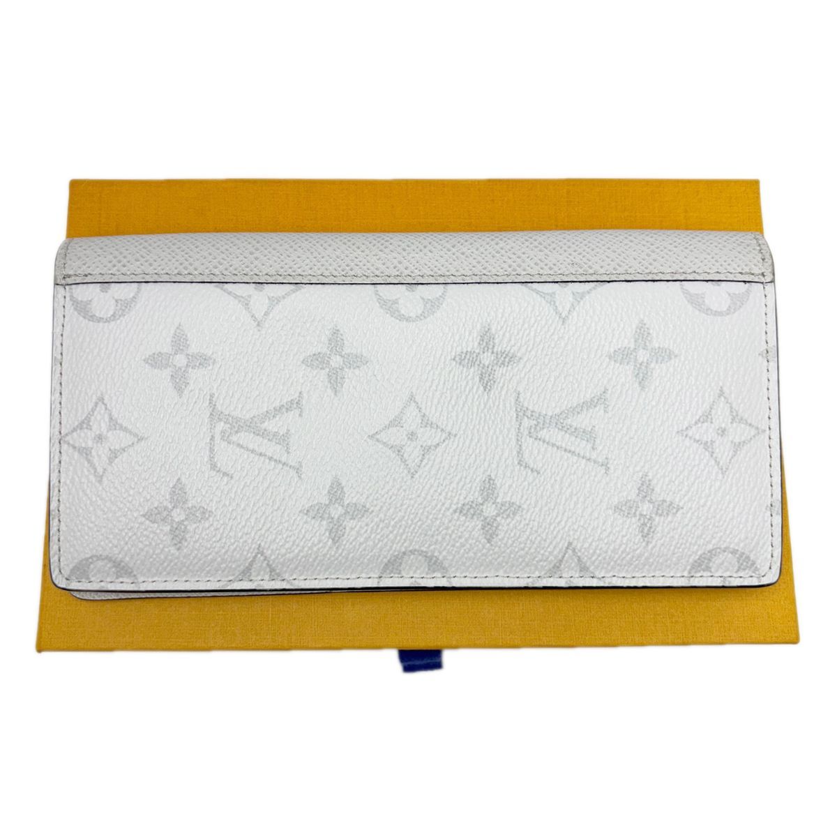 Louis Vuitton Wallet White Taigarama Portefeuille Brazza — view 2