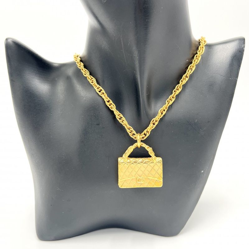 Chanel Necklace Quilted Motif Accessories Bag Pendant — view 4