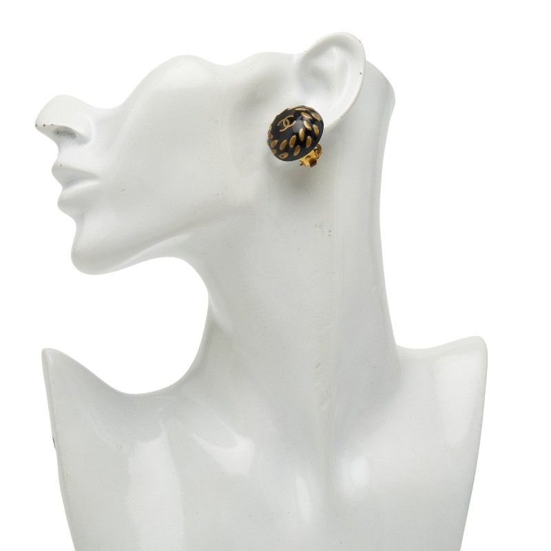 Chanel Coco Mark Round Black Gold Plastic Plated — view 7