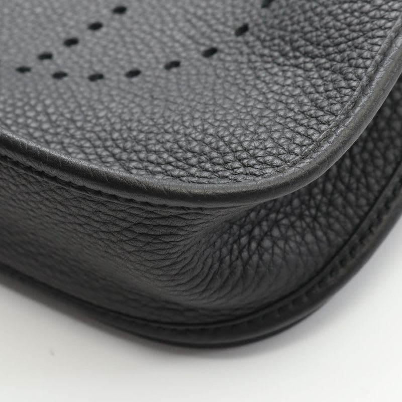 Hermes Shoulder Bag Evelyne 3 Trois PM Black Leather — view 7