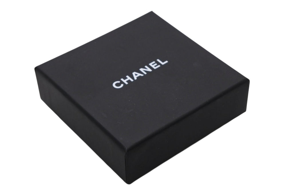Chanel CC Logo Brooch Faux Pearl Flower Motif Metal Gold — view 6