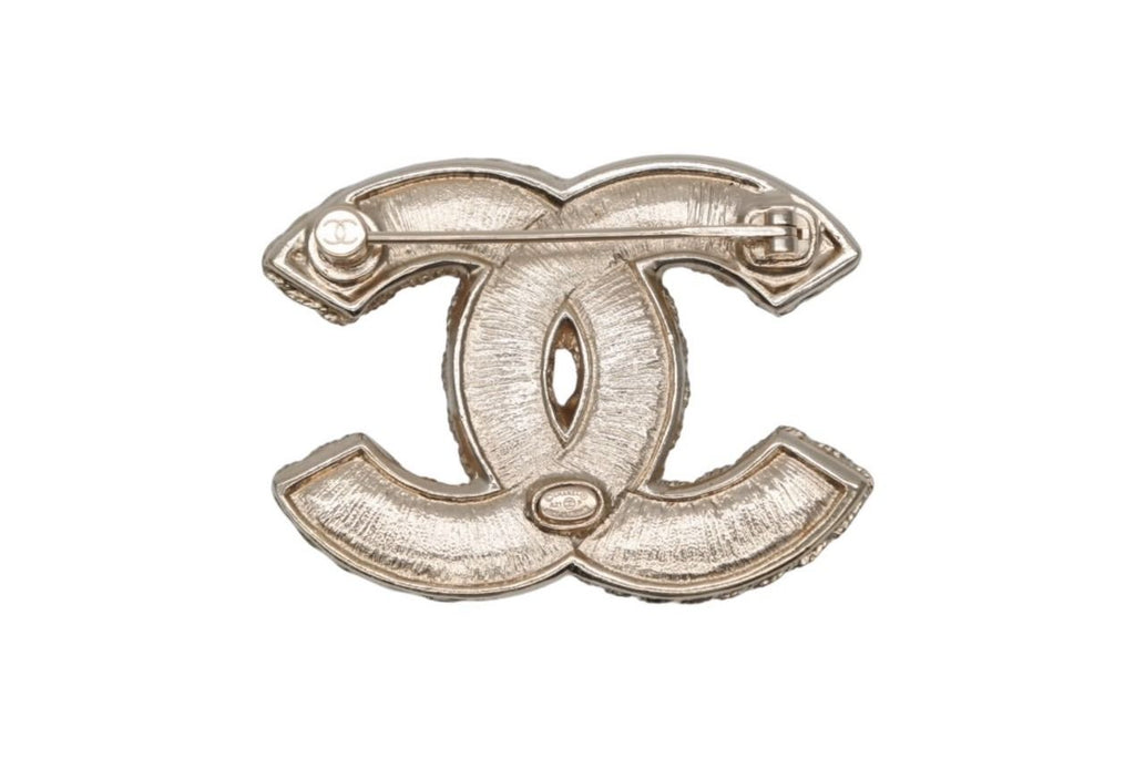 Chanel CC Logo Brooch Faux Pearl Flower Motif Metal Gold — view 2