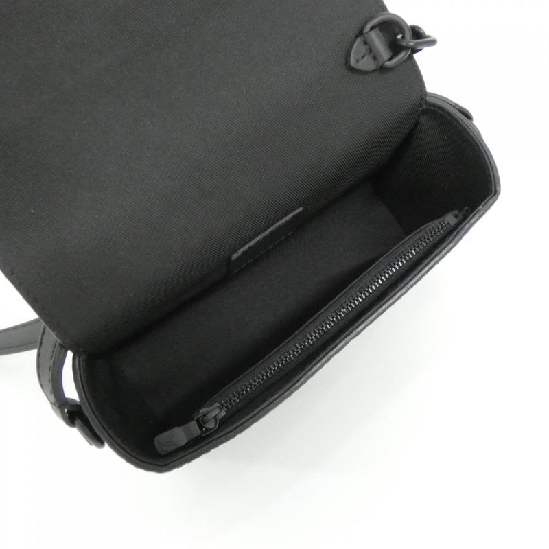 Louis Vuitton Taurillon Monogram Steamer Wearable Wallet Shoulder Bag — view 8