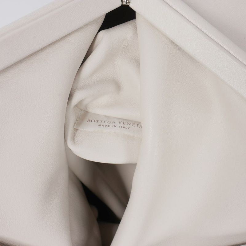 Bottega Veneta Triangle Clutch Bag Leather White — view 9