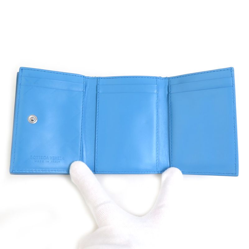 Bottega Veneta Trifold Wallet Intrecciato — view 3
