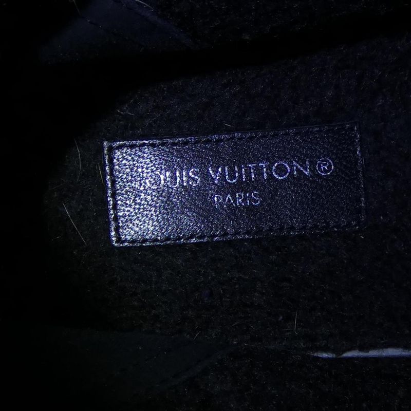 Louis Vuitton Logo Suede Snowdrop Line Boots — view 6