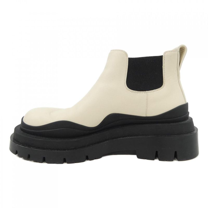 Bottega Veneta Tire Ankle Chelsea Boots Vbs50 — view 2