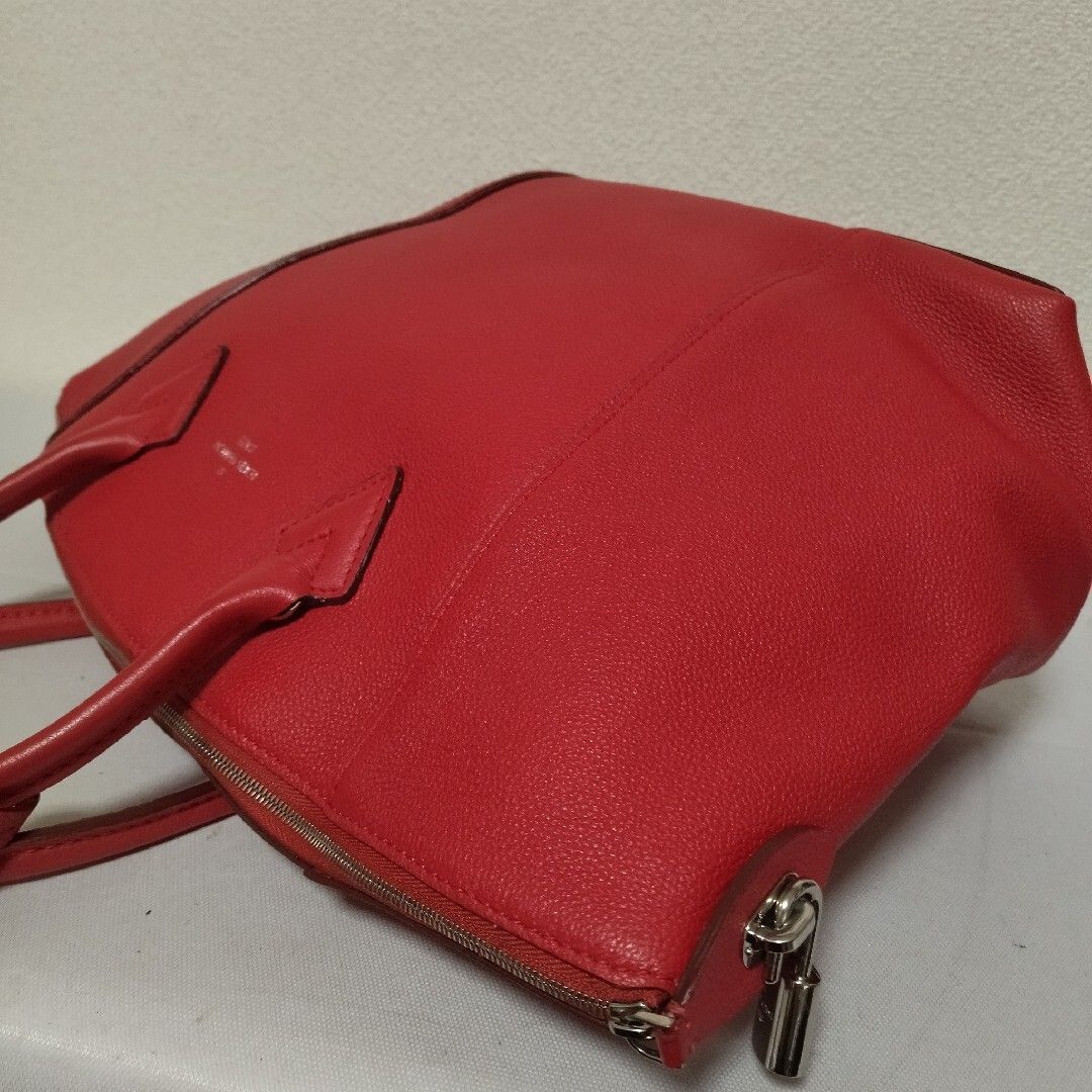 Louis Vuitton Taurillon Parnassea Lockit MM Shoulder Bag — view 4