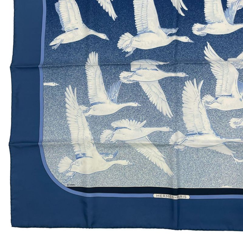 Hermes Carre 90 Scarf Migratory Bird 100% Silk Blue — view 5