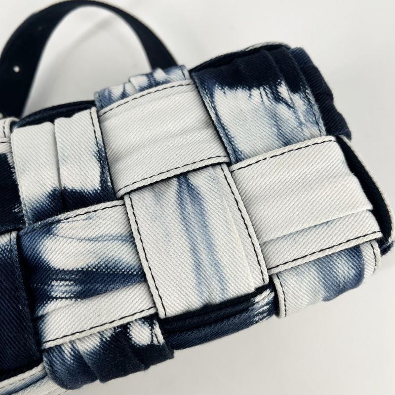 Bottega Veneta Shoulder Bag Maxi Intrecciato Small Brick Cassette — view 8