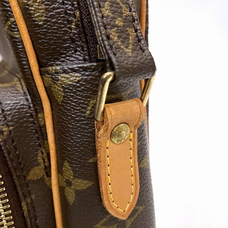 Louis Vuitton Amazon Monogram Shoulder Bag Canvas — view 9