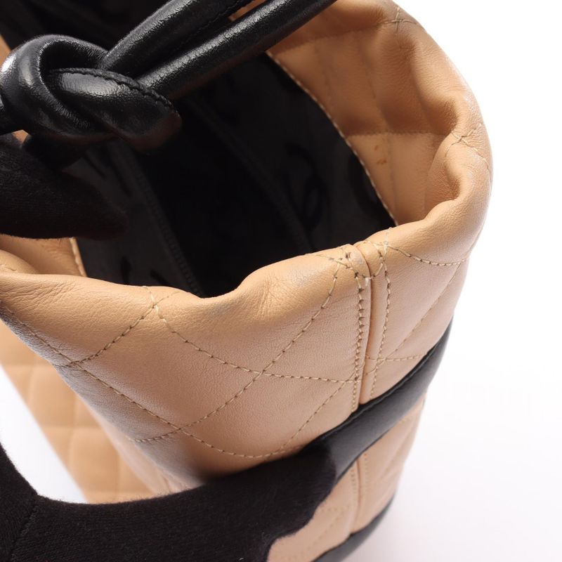 Chanel Tote Bag Cambon Line Medium Beige Black Leather — view 9