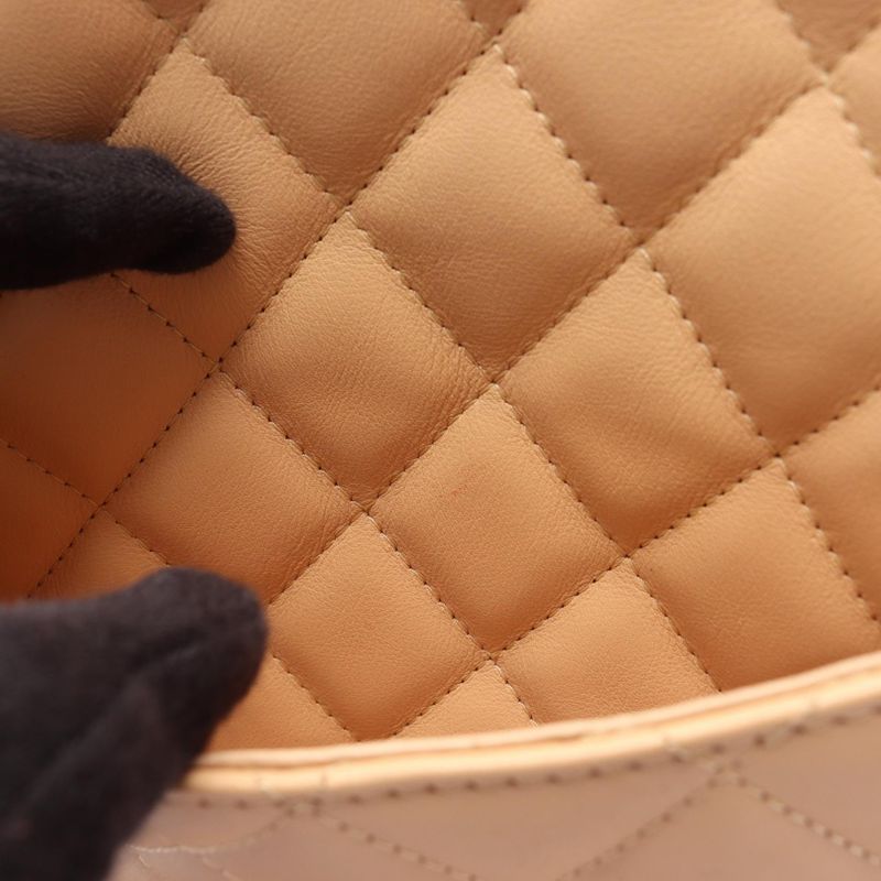 Chanel Tote Bag Cambon Line Medium Beige Black Leather — view 8