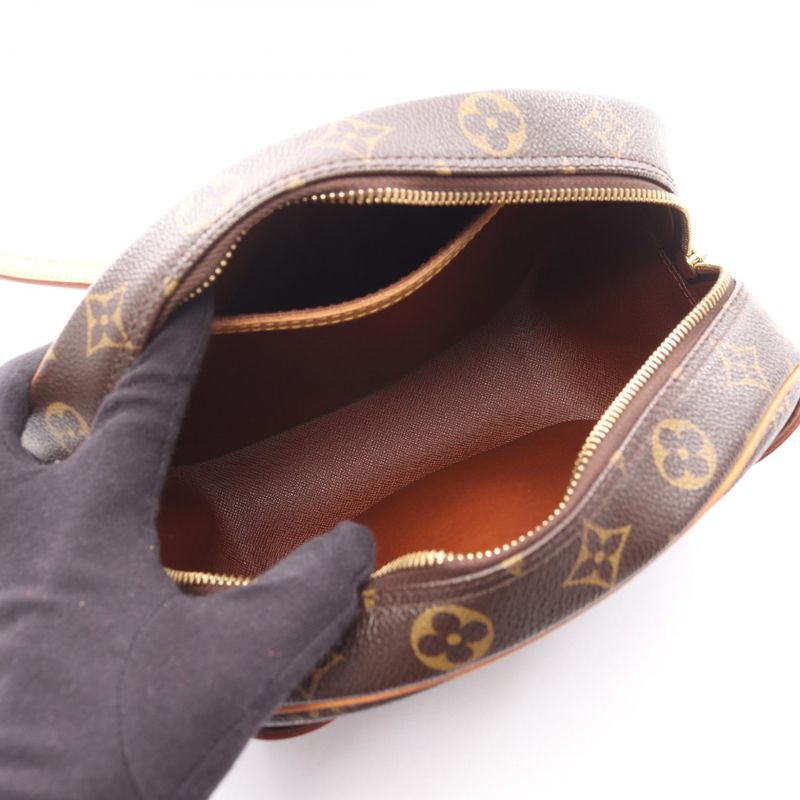 Louis Vuitton Shoulder Bag Blois Leather — view 4