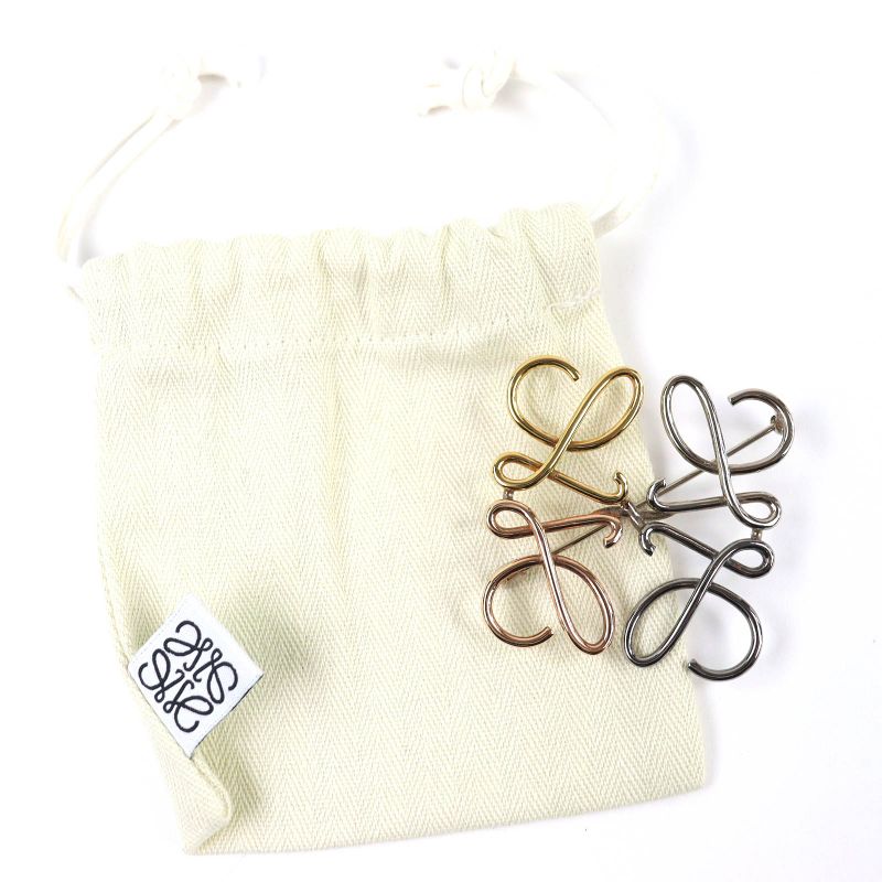 Loewe Anagram 4 Color Brooch Gold Silver Bronze Metal Storage Bag — view 3