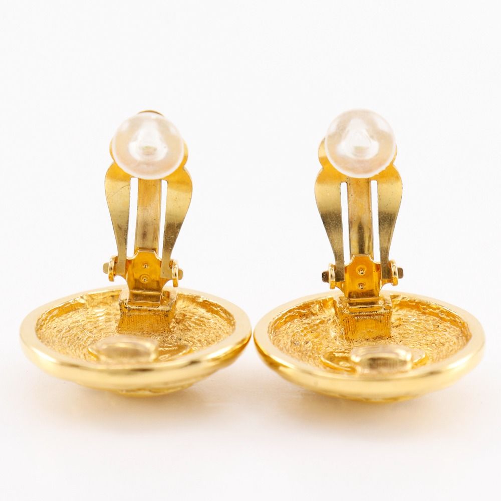 Chanel Coco Mark Quilted Vintage Gold Plated 22.0 g Earrings — view 4
