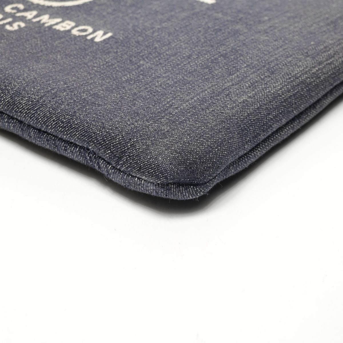 Chanel Clutch 21 Denim Logo — view 6