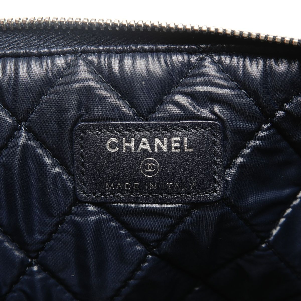 Chanel Clutch 21 Denim Logo — view 9