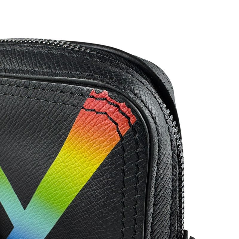 Louis Vuitton Shoulder Bag Danube Messenger — view 8