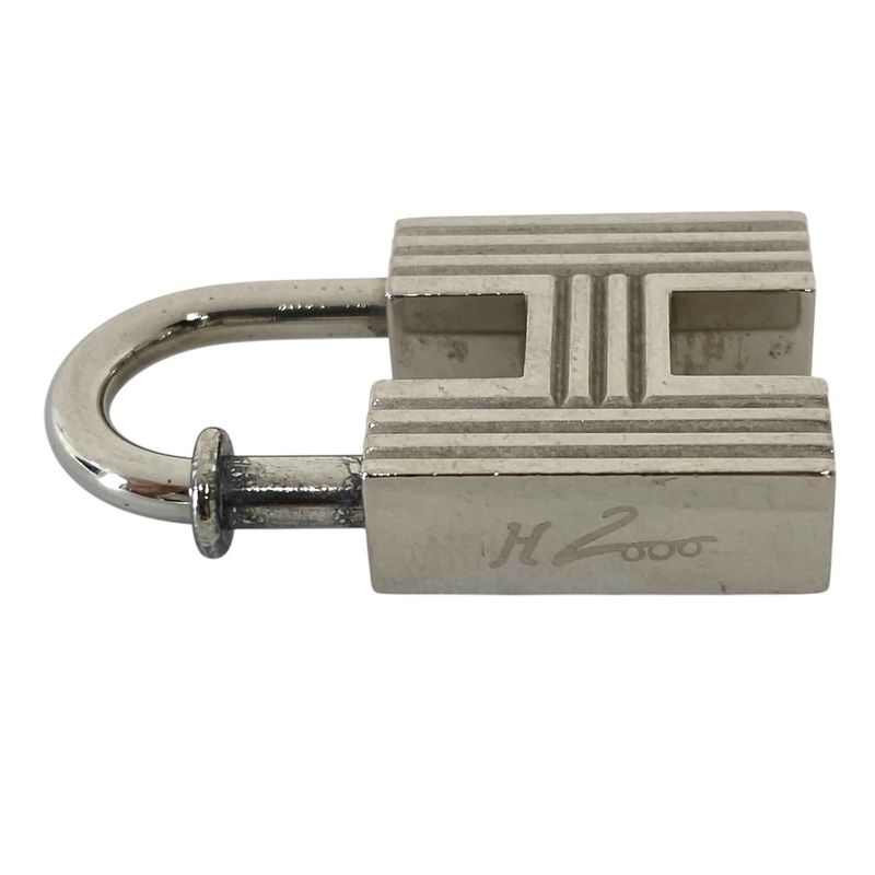 Hermes First Step Of A New Century Cadena Padlock 2000 Limited H Motif Charm — view 4