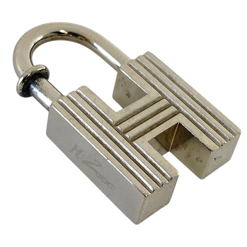 Hermes First Step Of A New Century Cadena Padlock 2000 Limited H Motif Charm — view 3