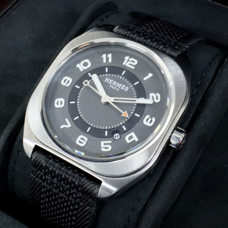 Hermes H08 Watch 42 mm Gray Black Titanium Sangle — view 2