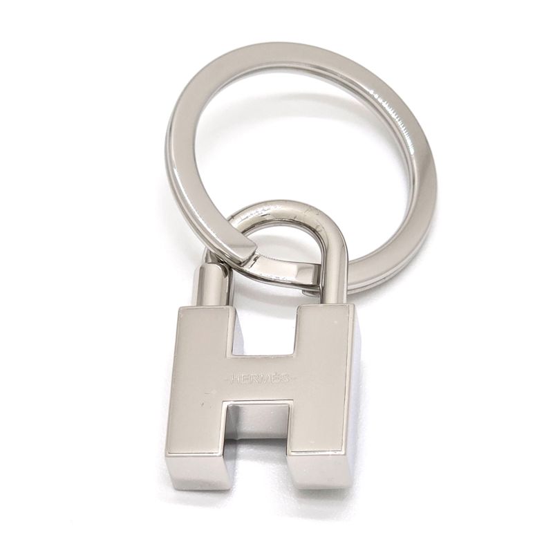 Hermes Key Holder Quiz-rainbow Cadena Ring Charm Lacquer-metal Metallic — view 3