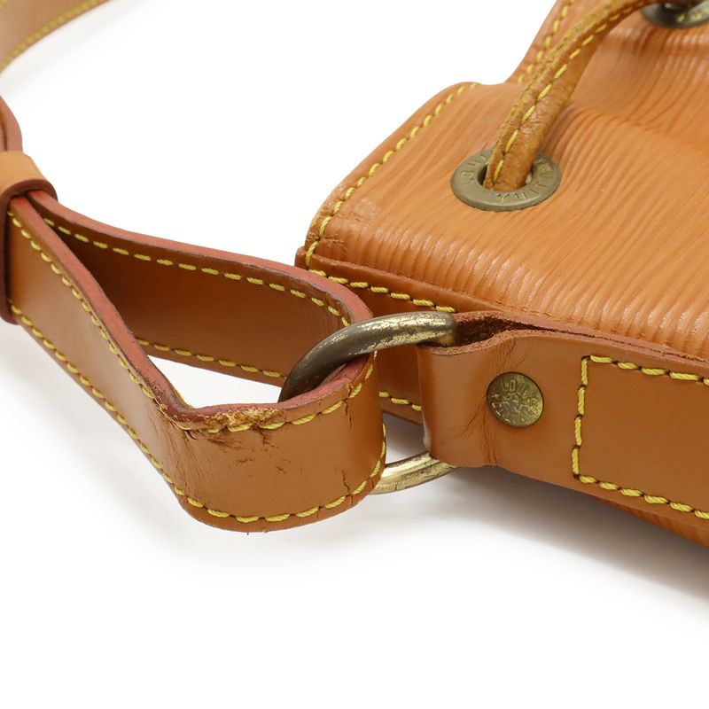 Louis Vuitton Epi Noe Drawstring Shape Shoulder Bag — view 9
