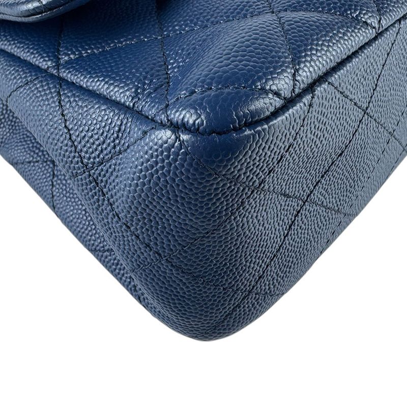 Chanel Shoulder Bag Quilted — view 9