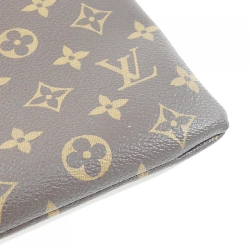 Louis Vuitton Monogram Daily Pouch — view 5
