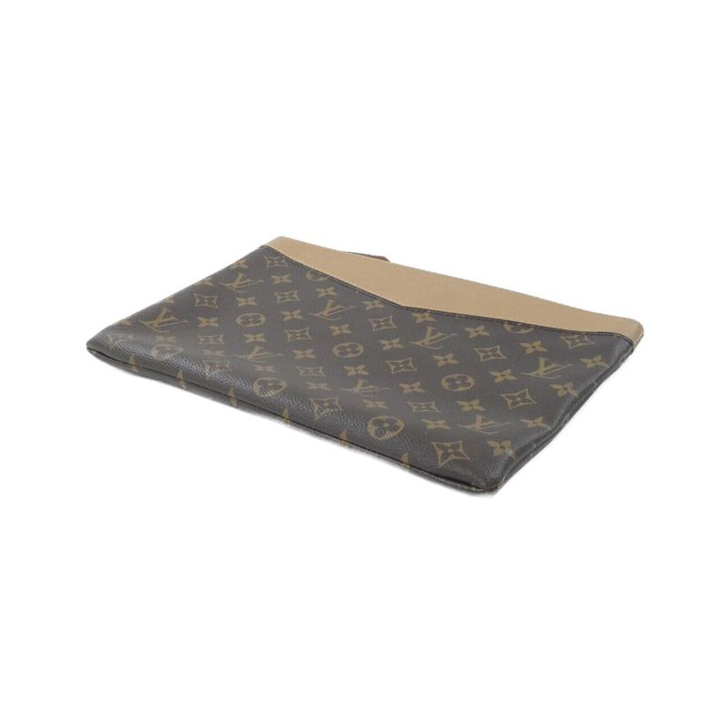 Louis Vuitton Monogram Daily Pouch — view 4
