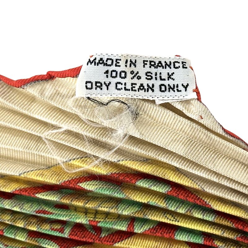 Hermes Scarf Pleated Carre Carpe DIEM Enjoy Your Day Silk Beige — view 5