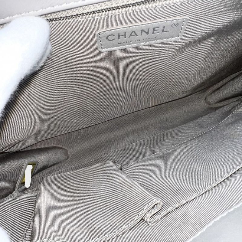 Chanel Shoulder Bag Quilted Large — view 5