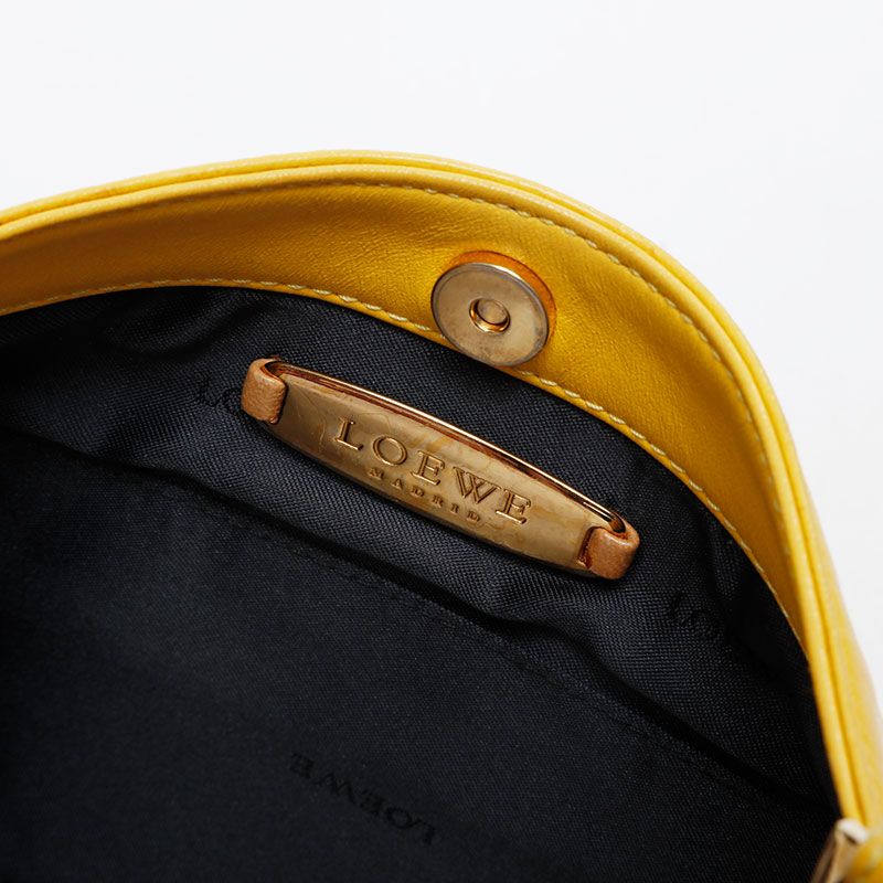 Loewe Shoulder Bag Anagram Leather — view 9