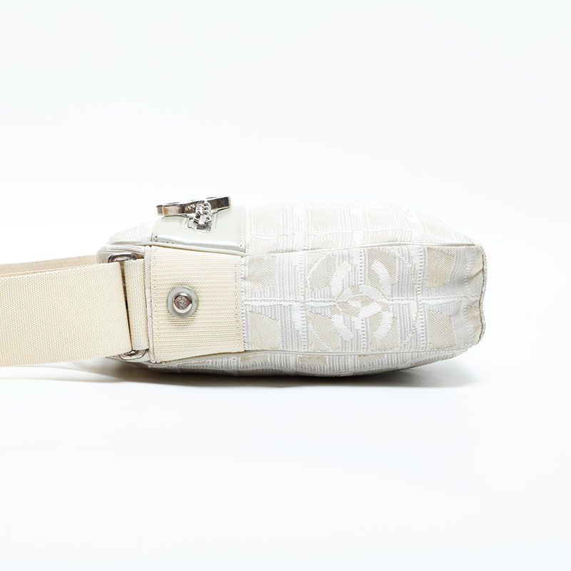 Chanel Shoulder Bag New Travel — view 3