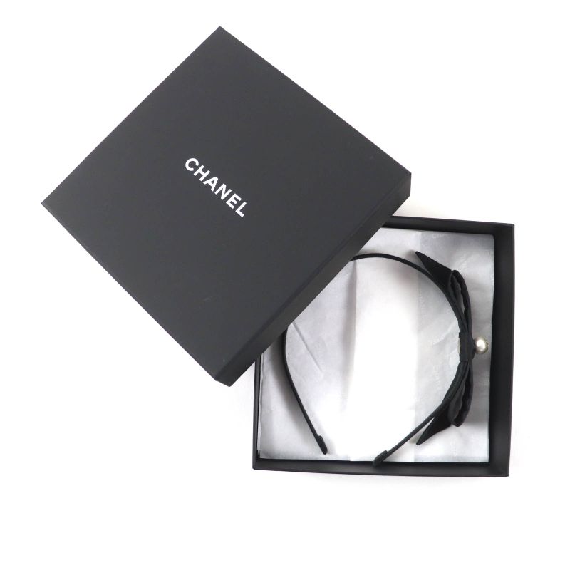 Chanel 25 P Aaa845 Coco Mark Ribbon Headband With Faux Pearl Hair Accessory — view 2