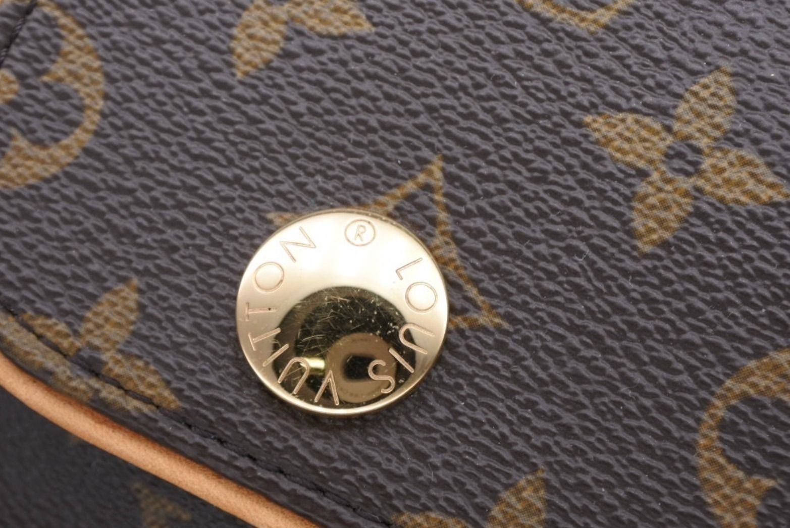 Louis Vuitton Pochette Cancun Shoulder Pouch Bag Monogram Gold — view 7