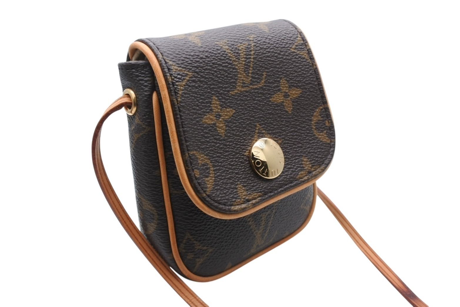 Louis Vuitton Pochette Cancun Shoulder Pouch Bag Monogram Gold — view 4