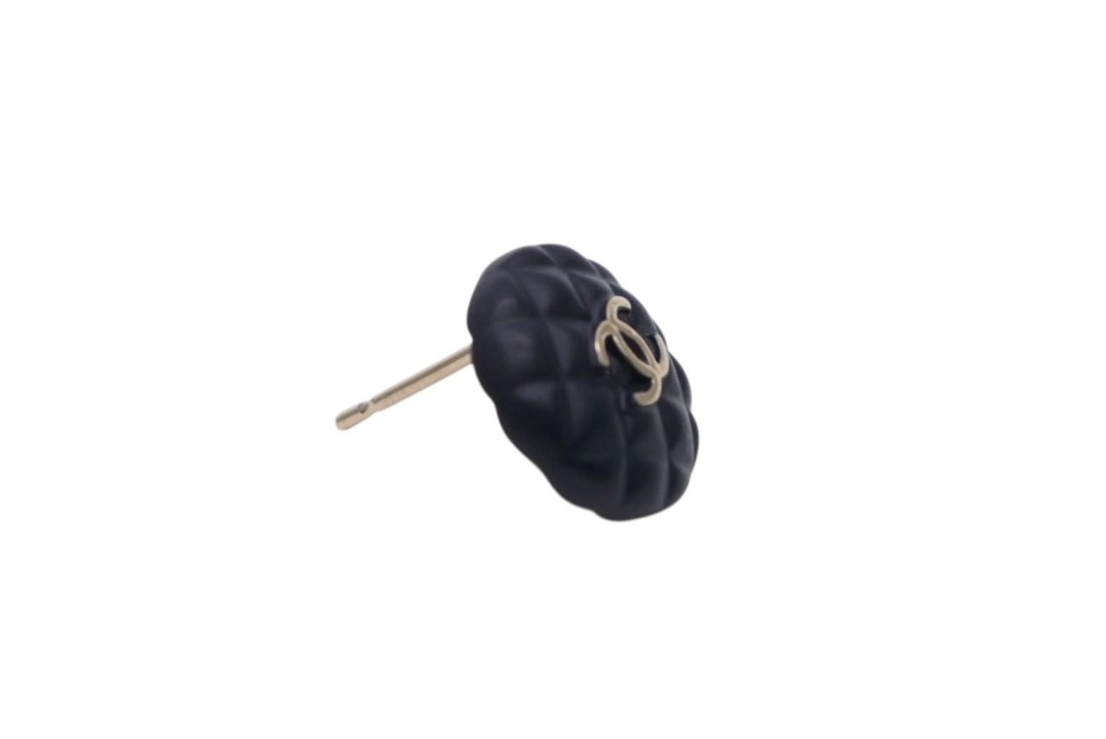 Chanel CC Logo Earrings Quilted Motif Metal Navy Gold — view 2
