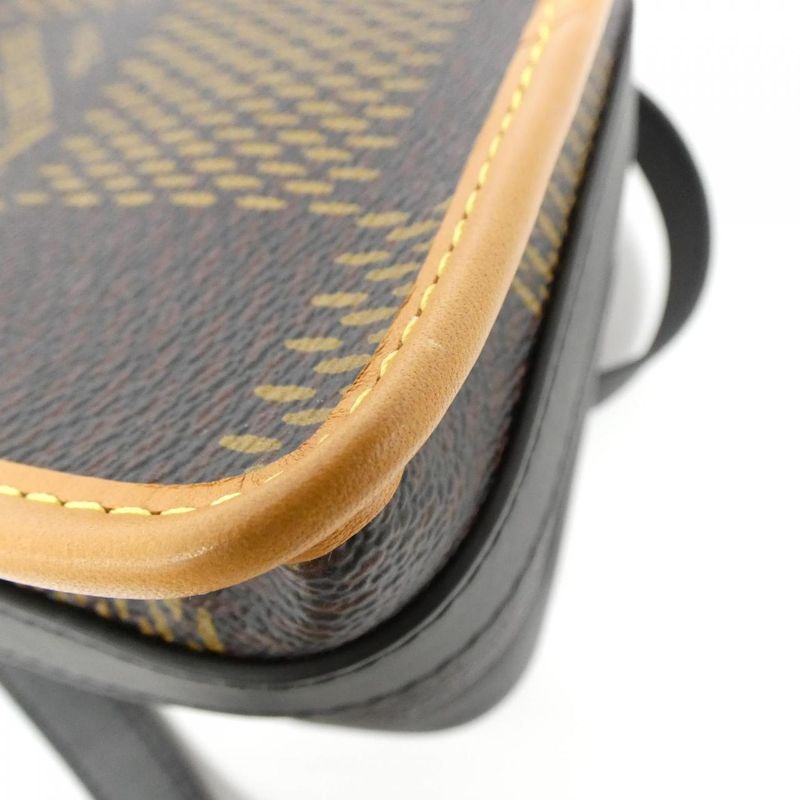 Louis Vuitton Damier Giant Amazon Shoulder Bag — view 4