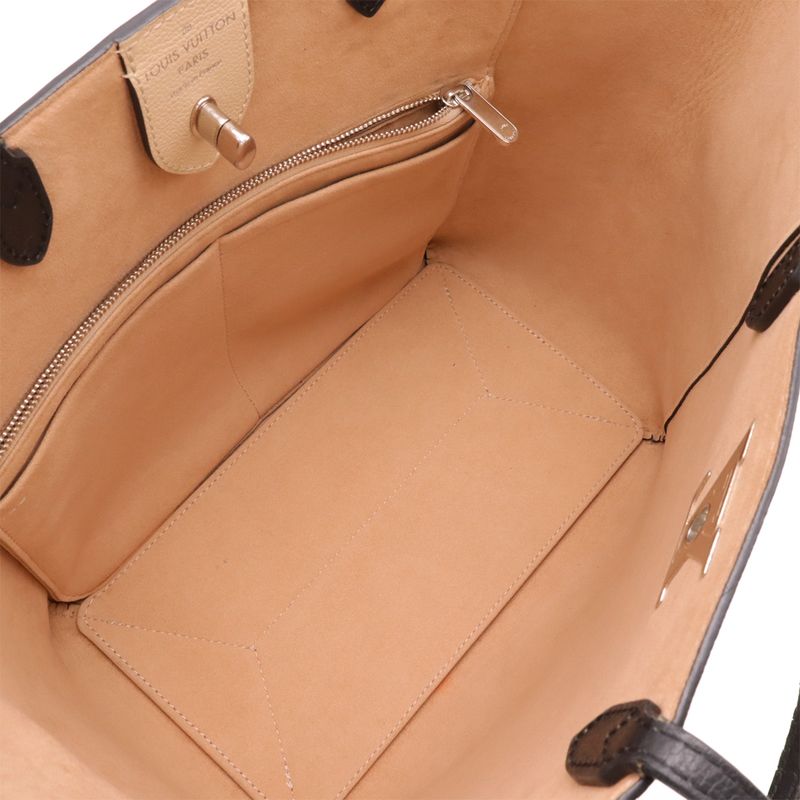 Louis Vuitton Lockme Cabas Tote Bag Twist Lock Bicolor Vanille — view 7