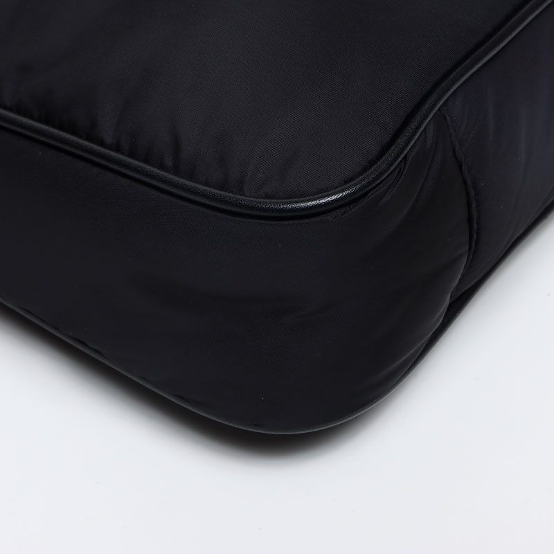 Saint Laurent Yves Shoulder Bag Nylon le 5 7 — view 5